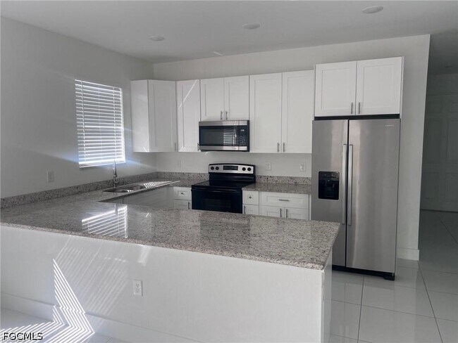 Foto del edificio - 970 Lakeside Dr