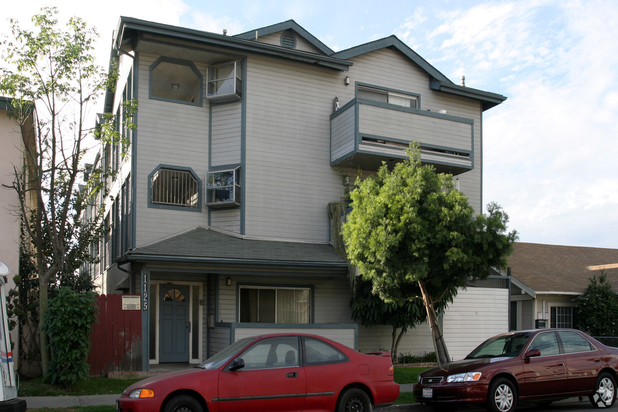 Primary Photo - 1125 Stanley Ave
