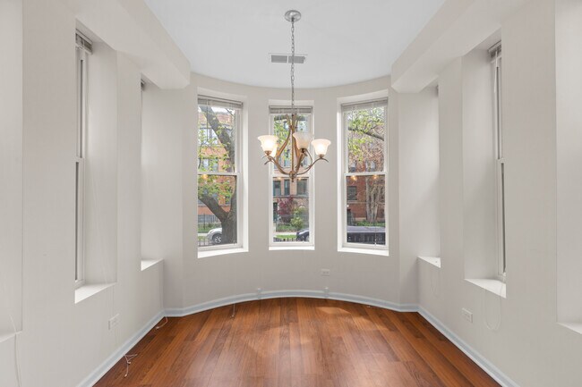 Foto del edificio - 7717 N Marshfield Ave