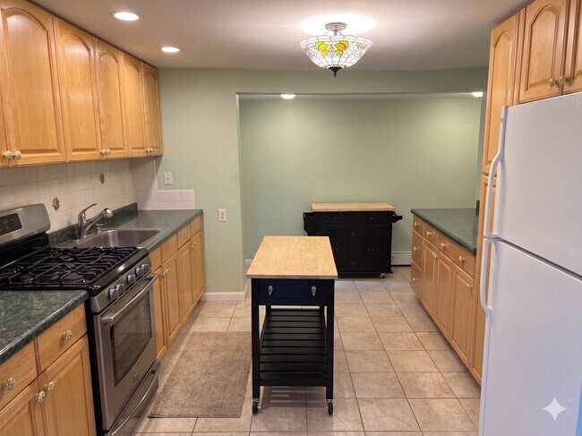 Foto del edificio - 0-17 Saddle River Rd