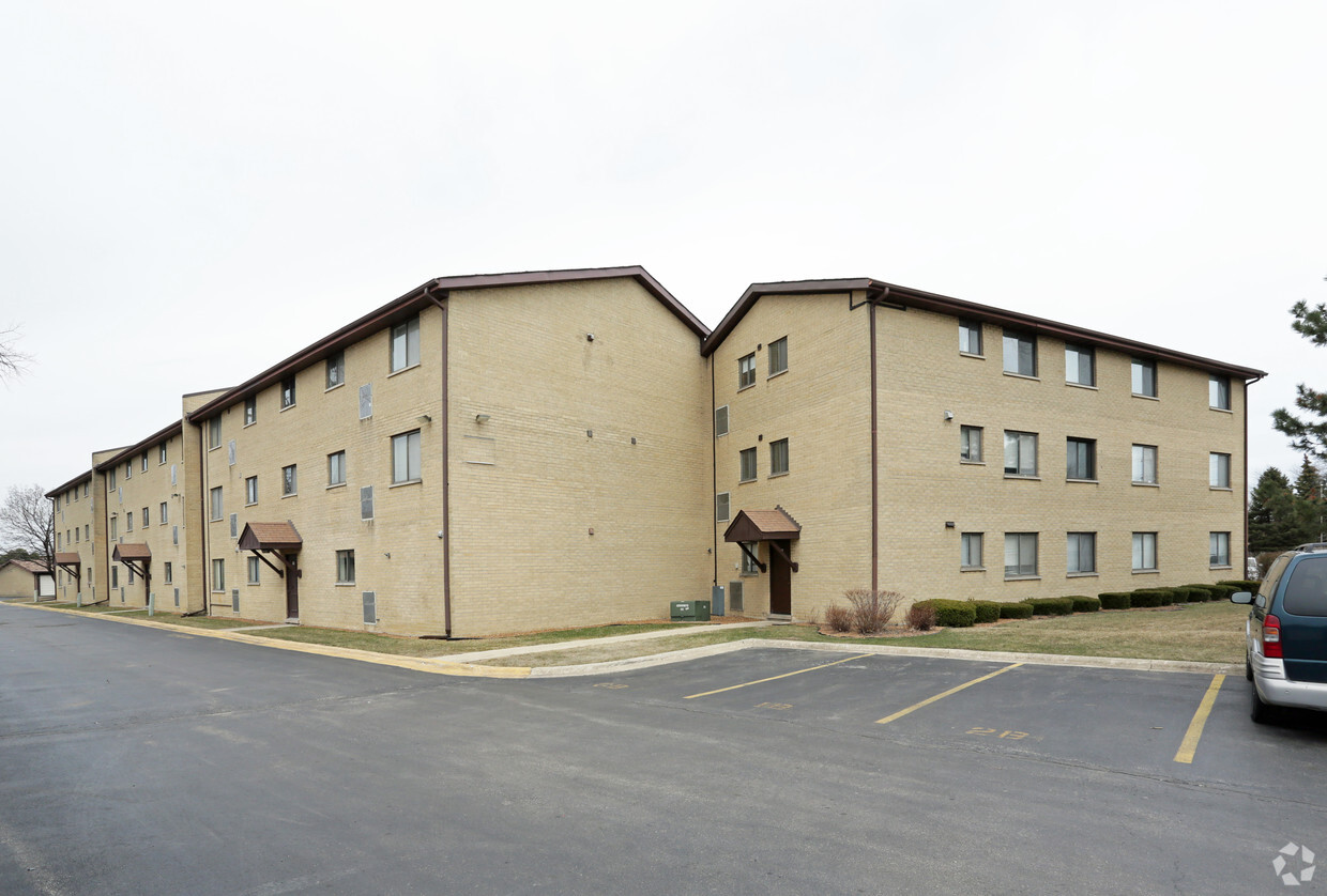 Primary Photo - St. Charles Condominiums