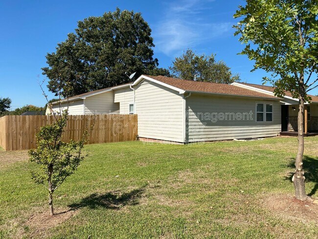 Building Photo - 6600 Herbert Rd