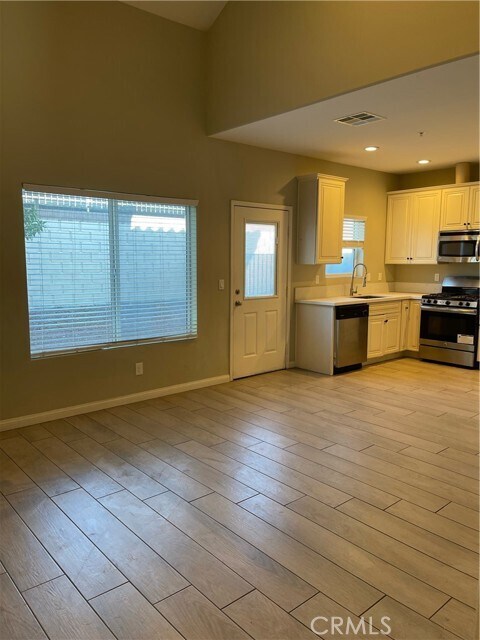 Building Photo - 7986 Mango Ave