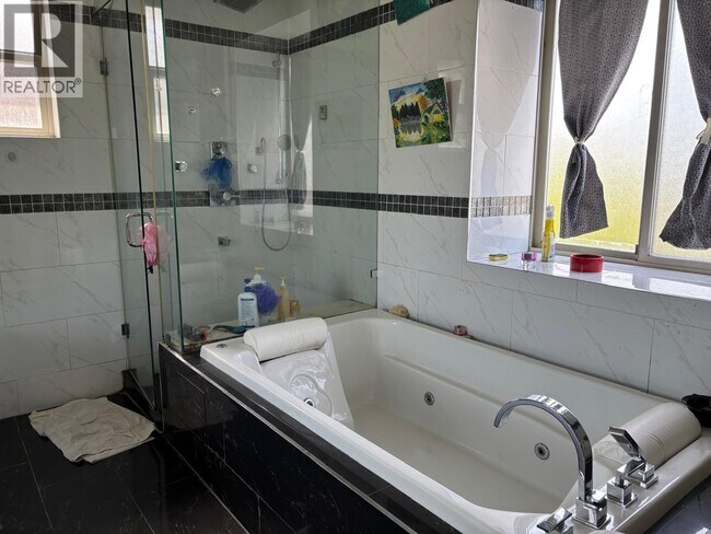 Photo du bâtiment - 28XX Shell Rd