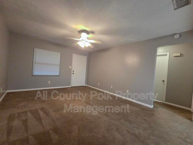 Foto del edificio - 4931 Malibu Ct