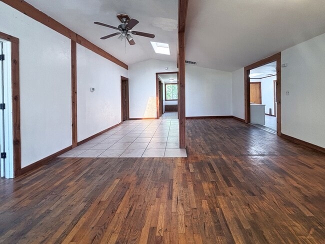 Building Photo - 3817 E Amazon Dr