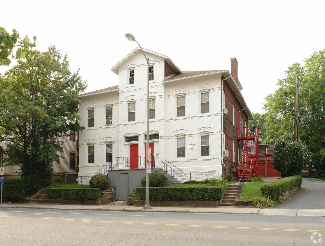 Building Photo - 447-449 Capitol Ave