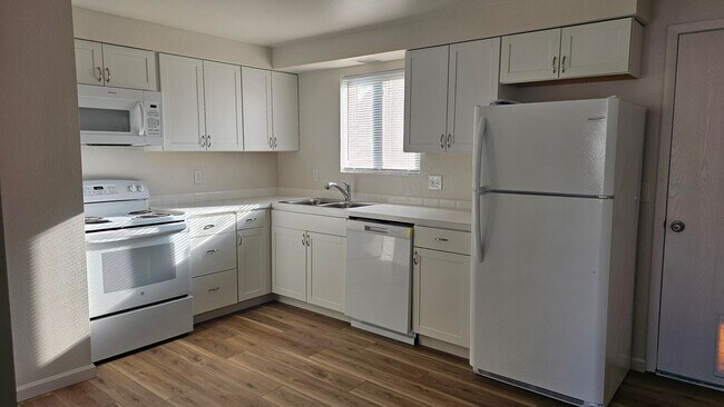 Building Photo - Roxbury Duplex