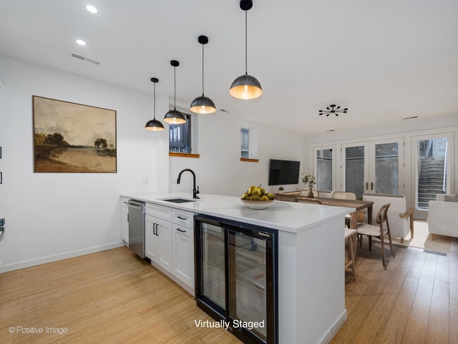 Foto del edificio - 842 N Wolcott Ave
