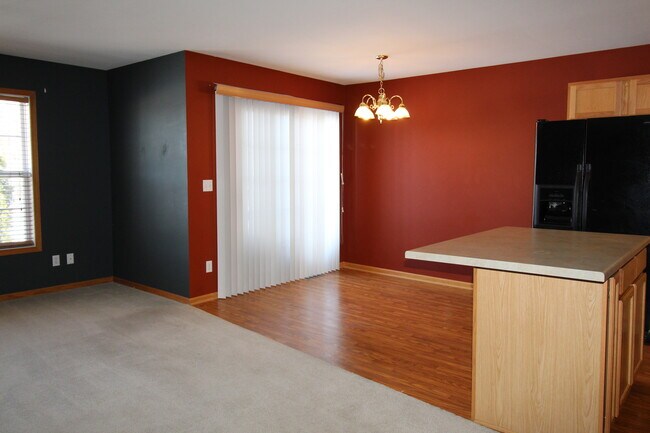 Foto del edificio - 627 Southtowne Dr