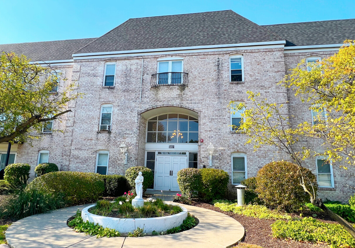 Foto principal - 5001 Carriage Way Dr