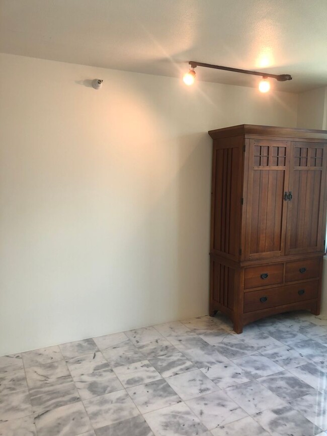 Building Photo - 2/2/2 at Nauru Tower, Corner Unit, Lanai, ...
