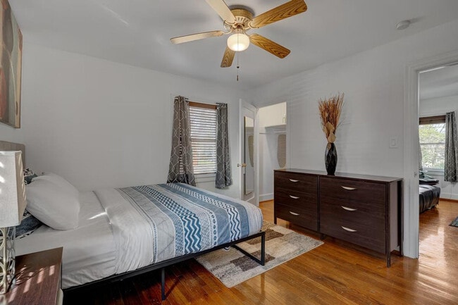 Foto del edificio - 814 N Buchanan Blvd