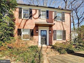 Building Photo - 3121 Quebec Pl NW