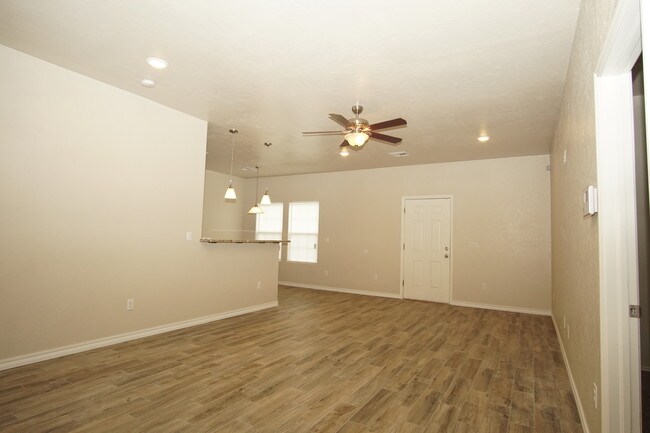 Building Photo - 701 Little River Cir