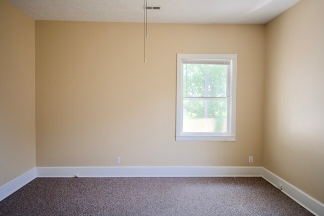 Bedroom 4 - Window View - 918 Gratz St