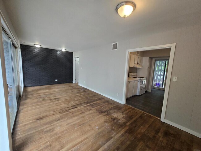Foto del edificio - 3737 Wesley Dr