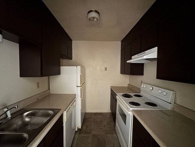 Foto del edificio - 4306 Lake Rd