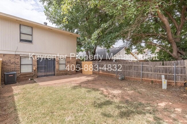 Building Photo - 9020-9020 N Rockwell Dr
