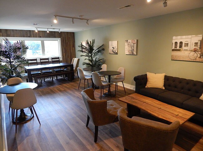 Study Lounge - 40 Bee St