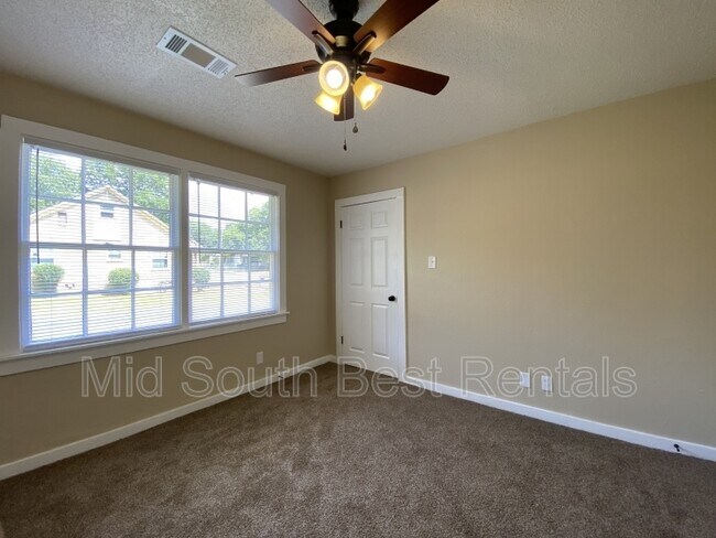 Foto del edificio - 3602 W 13th St
