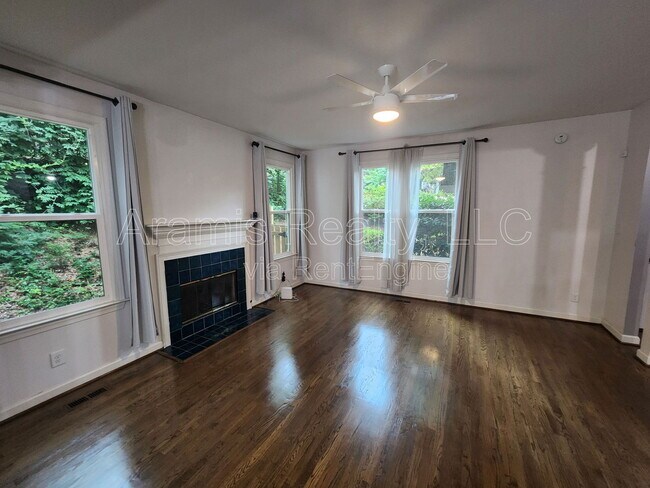 Foto del edificio - 613 Home Avenue SE