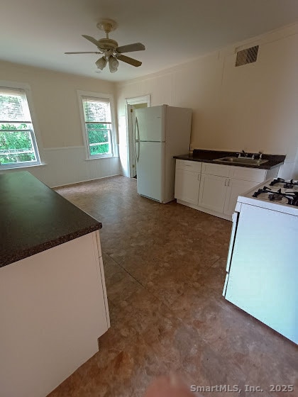 Building Photo - 198 N Main St