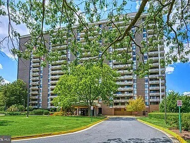 Foto del edificio - 1800 Old Meadow Rd