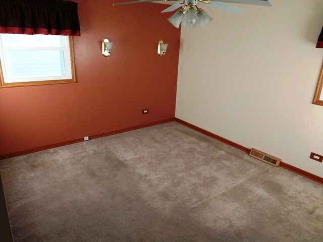 Building Photo - 15330 Kilpatrick Ave