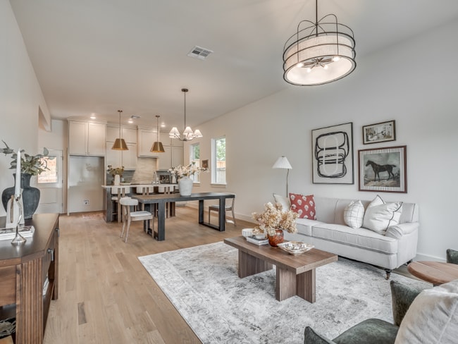 Building Photo - 16 N Walnut St