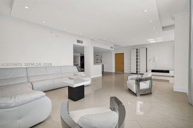 Building Photo - 3001 S Ocean Dr