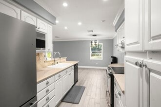 Building Photo - 6607 Apple Valley Ln