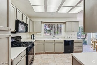 Building Photo - 3013 Sungold Dr