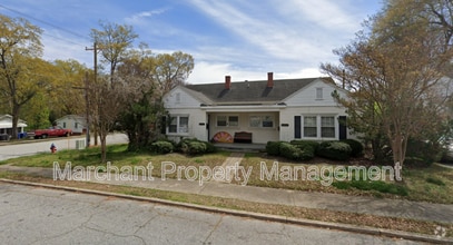 Building Photo - 667 Ravenel St