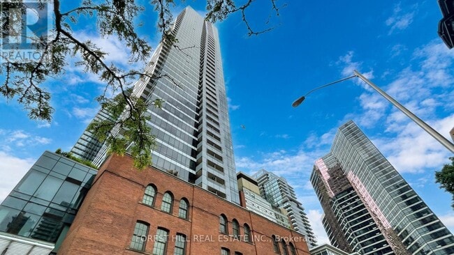 Building Photo - 5-425 St Joseph St