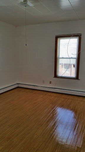 Back bedroom - 85 High St
