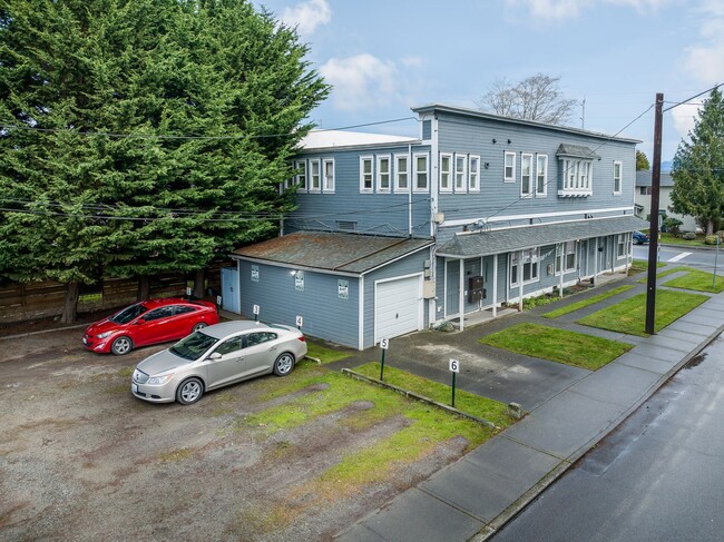 Building Photo - Charming Newly Updated Spacious 1 Bed! Sec...