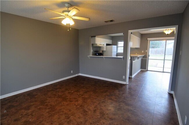Building Photo - 6702 Esther Dr
