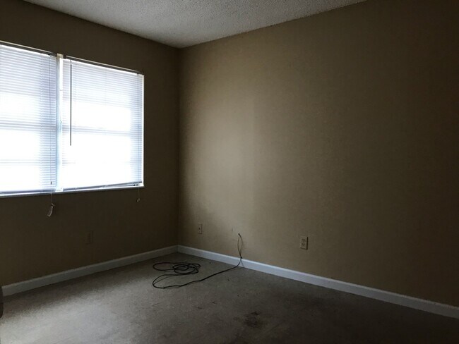 Foto del edificio - 3409 Ave R NW