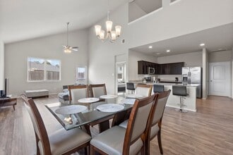 Building Photo - 18101 Woodpecker Trl