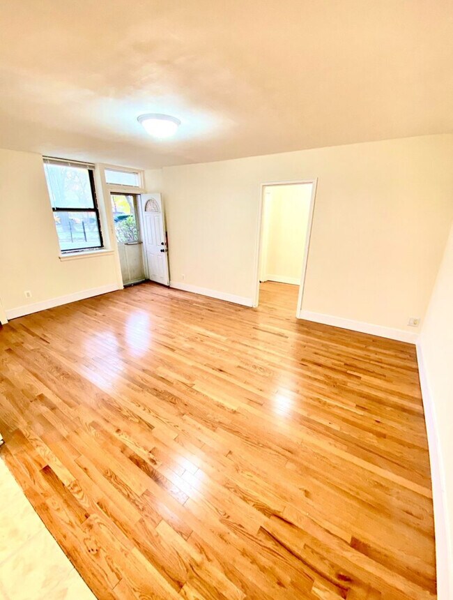 Building Photo - 2256 80th St