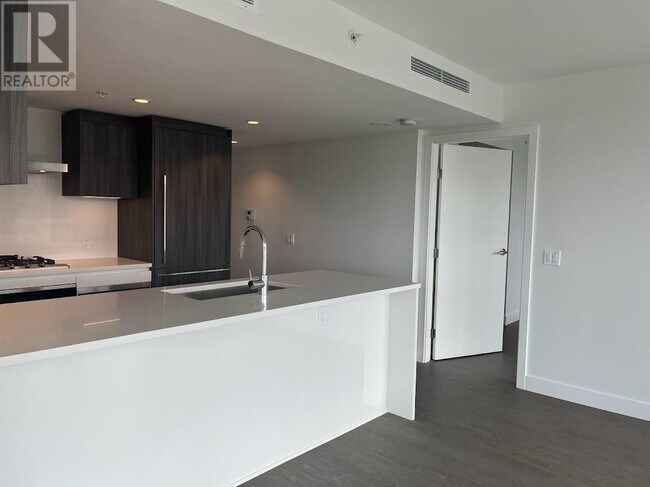 Photo du bâtiment - 8133-8133 Cook Rd