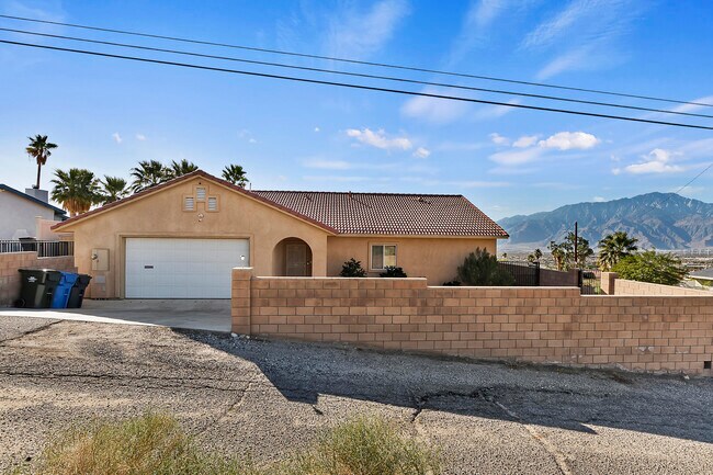 Building Photo - 66900 Mission Lakes Blvd