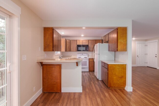 Building Photo - Spacious Home Near EWU!