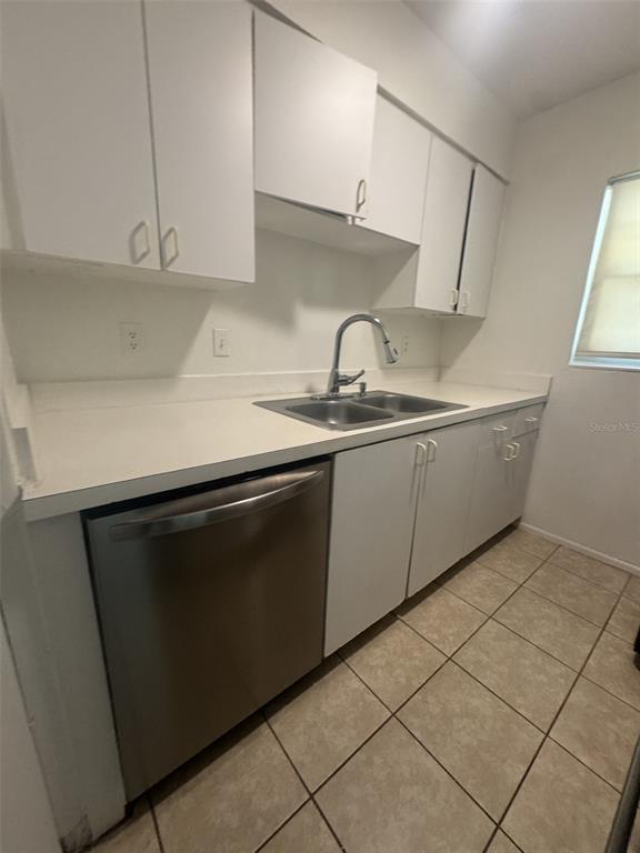 Foto del edificio - 828 Sky Lake Cir