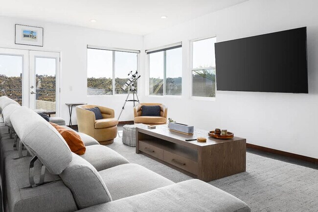 Building Photo - 3929 Paso Del Lagos