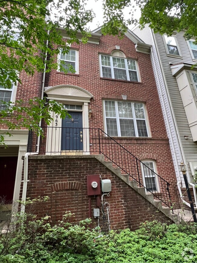 Building Photo - 9631 Athens Pl