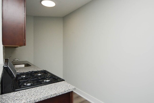 Building Photo - 730 Judson Ave