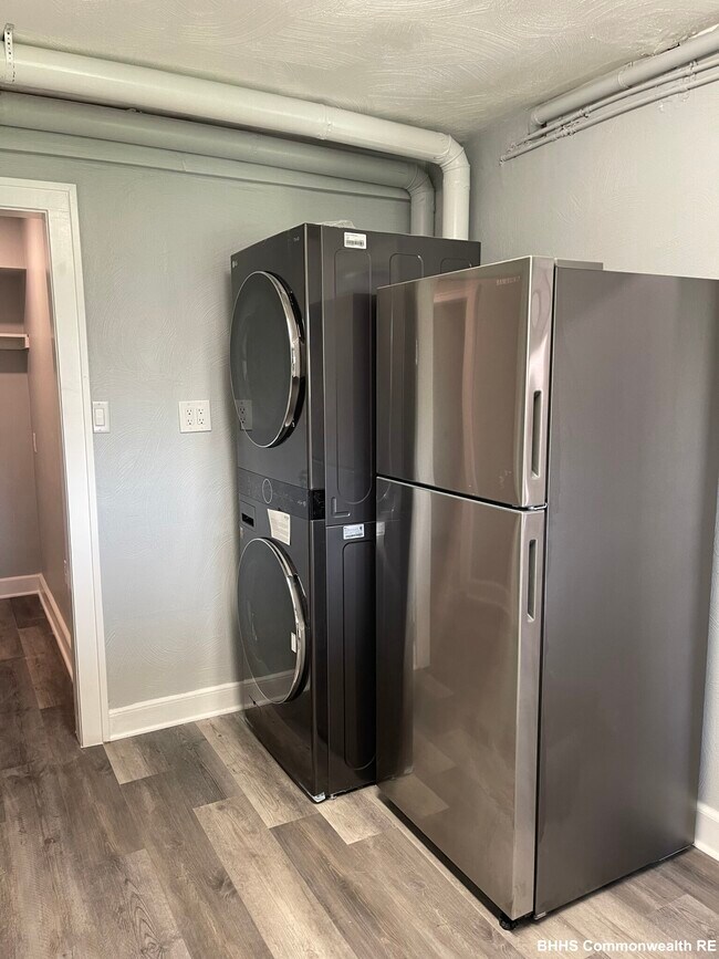 W/D, REFRIGERATOR - 4 Blanchard Rd