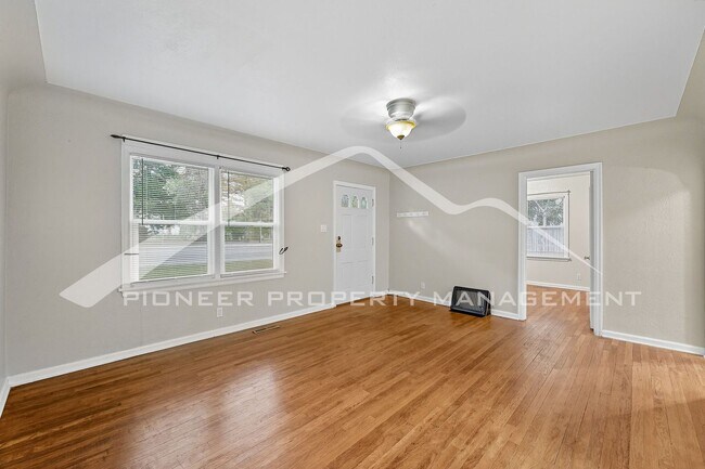 Foto del edificio - Charming Duplex with Washer/Dryer and Fenc...